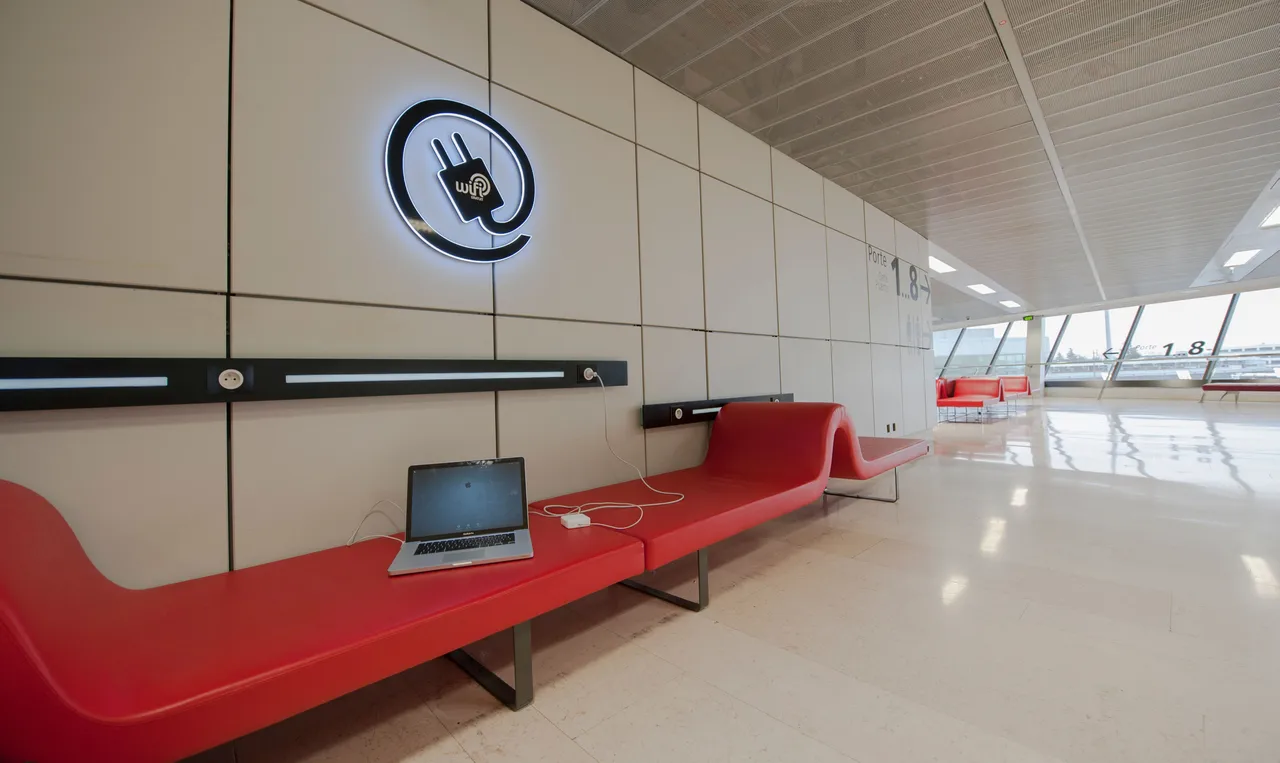 Airport Wi-Fi and charging workspace